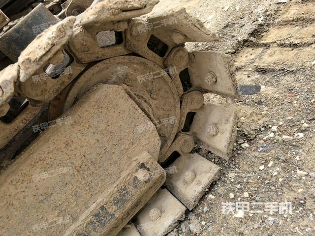 左导向轮(行走机构) 左导向轮(行走机构)