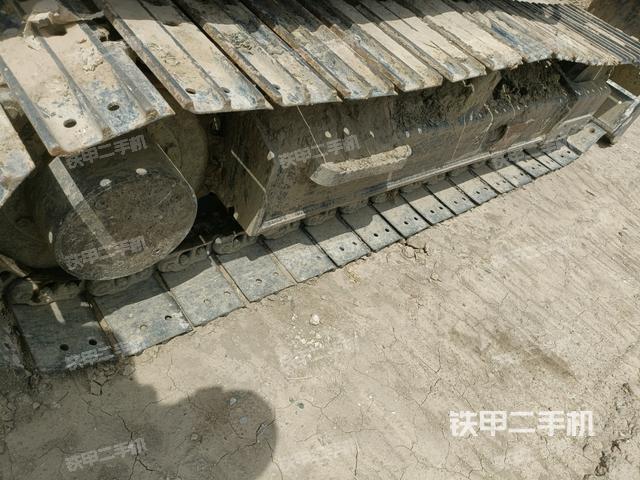 右側(cè)履帶整體?(行走機構(gòu)) 右側(cè)履帶整體?(行走機構(gòu))