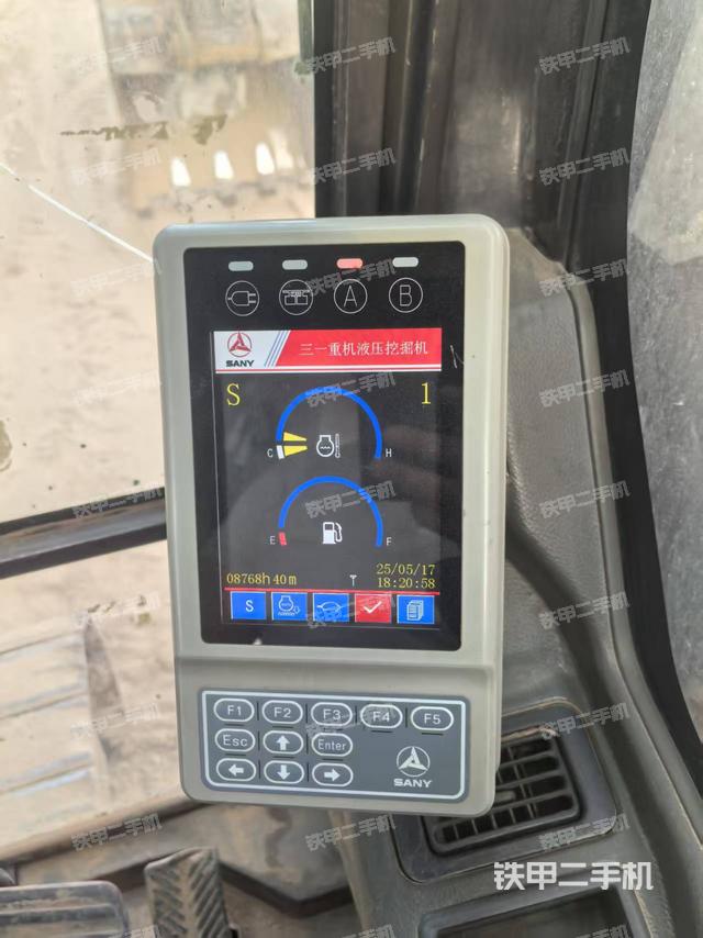 显示屏 (驾驶室部分) 显示屏 (驾驶室部分)