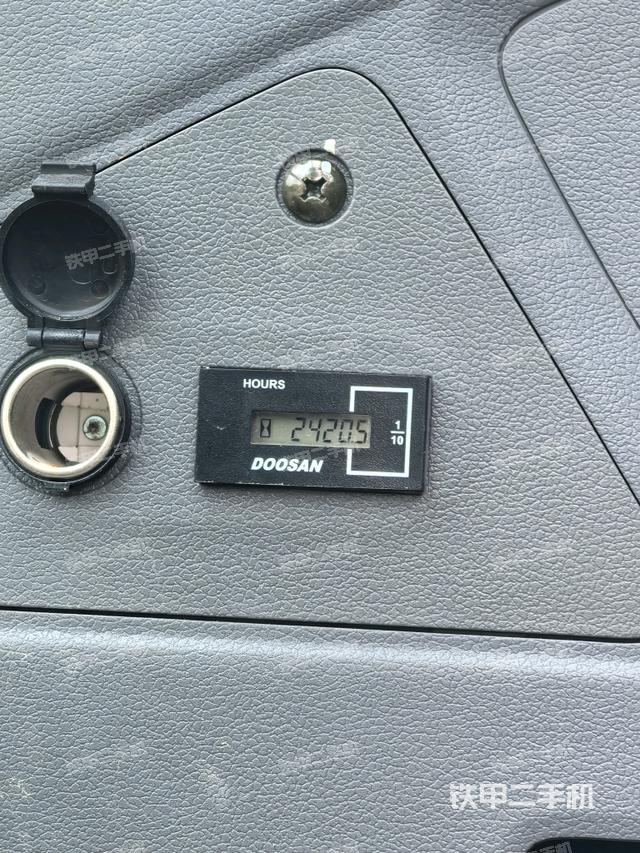 駕駛室整體（整機(jī)外觀）