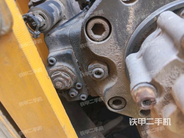 液壓泵斜45?左(大件艙室) 液壓泵斜45?左(大件艙室)