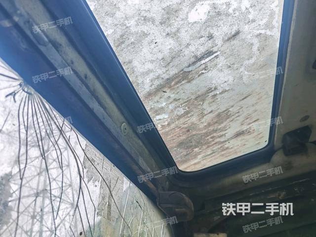 座椅后部(駕駛室部分) 座椅后部(駕駛室部分)