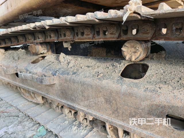 右側(cè)履帶整體(行走機(jī)構(gòu)) 右側(cè)履帶整體(行走機(jī)構(gòu))