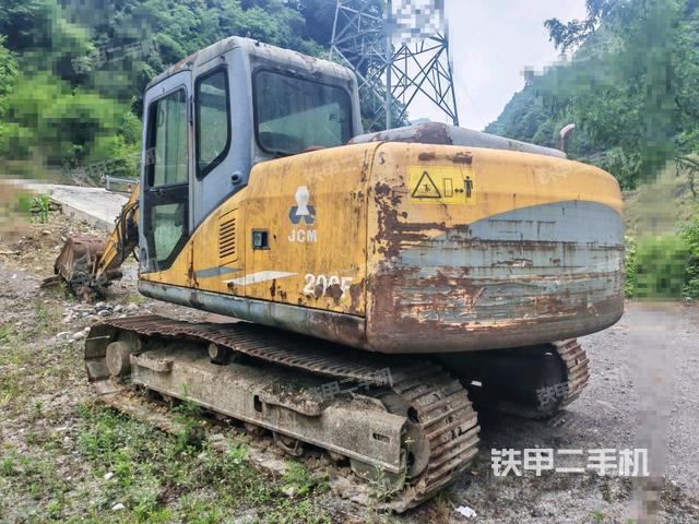 山重建机JCM913C挖掘机的设备实拍-第3张实拍照片