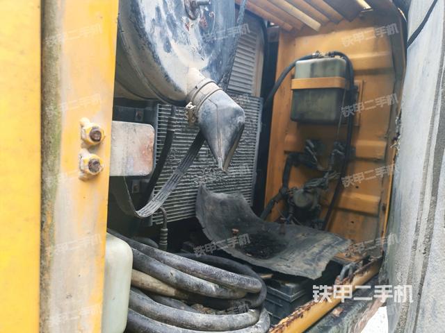 散熱器正面(大件艙室) 散熱器正面(大件艙室)