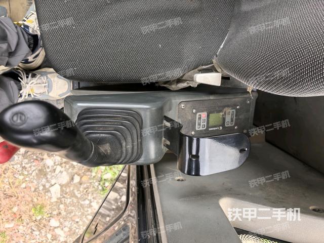 座椅左側(cè)控制臺(tái)/音響/含左手柄（駕駛室部分）