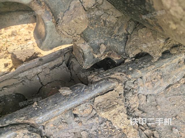 右导向轮(行走机构) 右导向轮(行走机构)