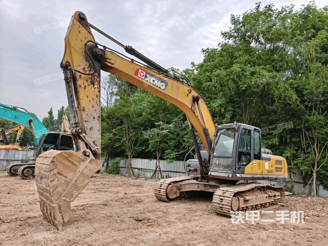 徐工XE245DK挖掘機(jī)