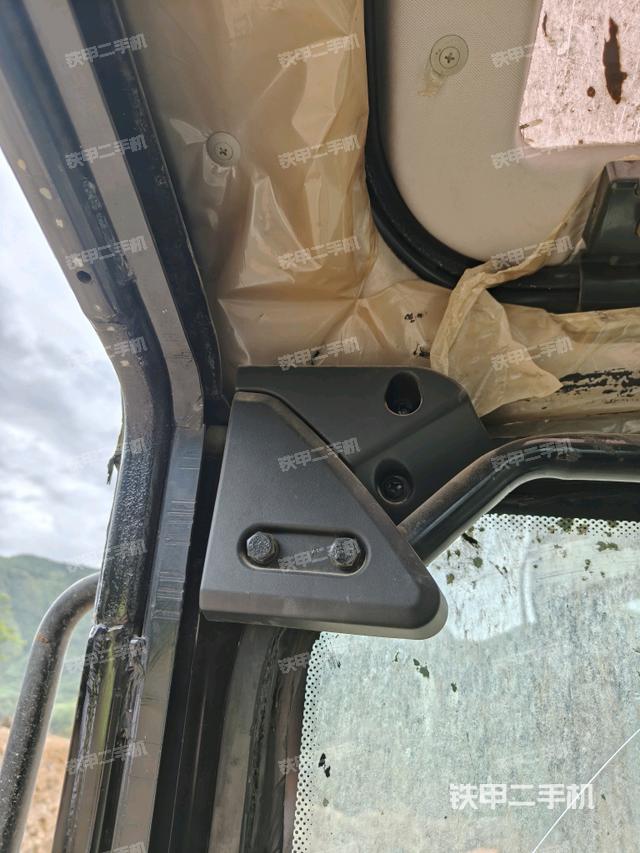 右侧玻璃角标（驾驶室部分）