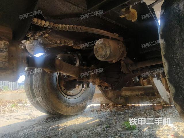 單側(cè)履帶整體(整機(jī)外觀) 單側(cè)履帶整體(整機(jī)外觀)