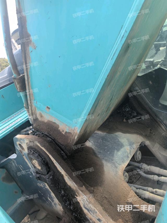 大臂根部 斜视(工作和回转装置) 大臂根部 斜视(工作和回转装置)