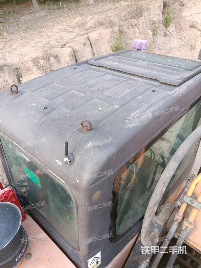 驾驶室顶部俯视(上车部件) 驾驶室顶部俯视(上车部件)