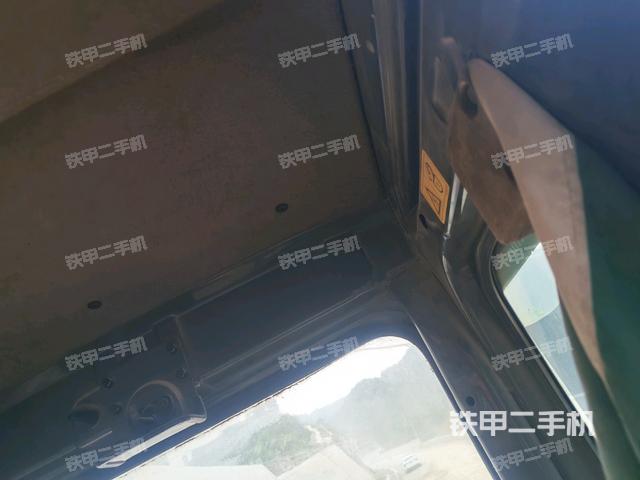左后方玻璃角標(駕駛室部分) 左后方玻璃角標(駕駛室部分)
