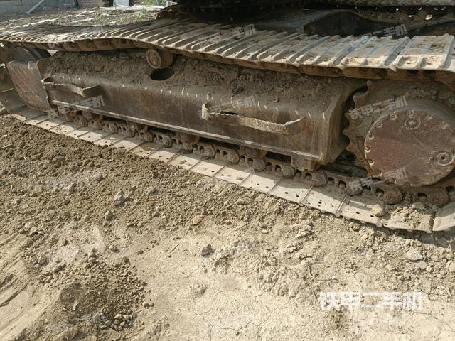 左側(cè)履帶整體?(行走機(jī)構(gòu)) 左側(cè)履帶整體?(行走機(jī)構(gòu))