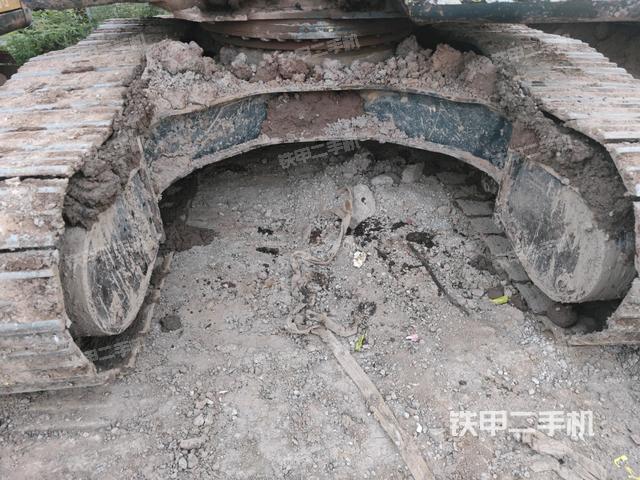 轉(zhuǎn)盤和下車架正前(工作和回轉(zhuǎn)裝置) 轉(zhuǎn)盤和下車架正前(工作和回轉(zhuǎn)裝置)