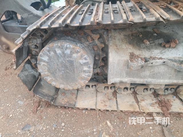 右导向轮(行走机构) 右导向轮(行走机构)