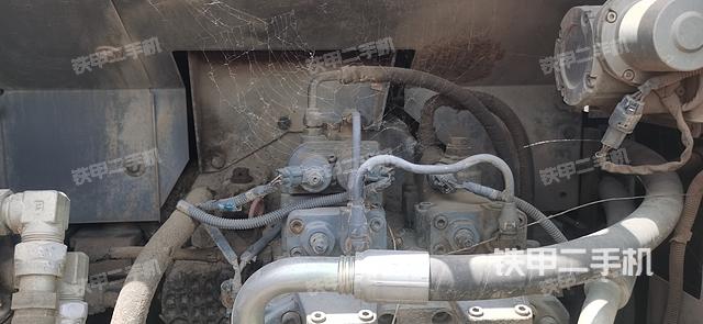 液壓泵艙室正面整體(整機(jī)外觀) 液壓泵艙室正面整體(整機(jī)外觀)