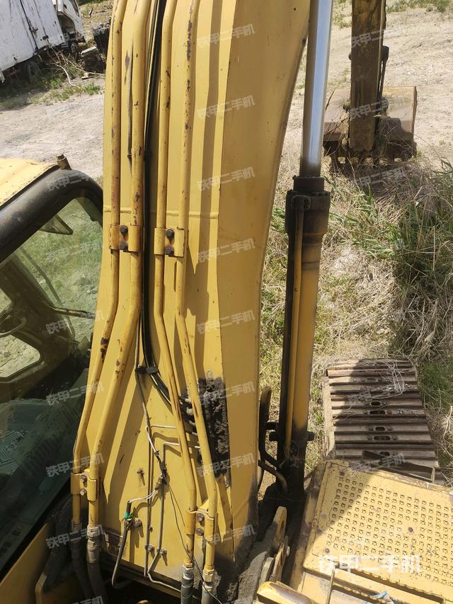 大臂背部俯视（工作和回转装置）