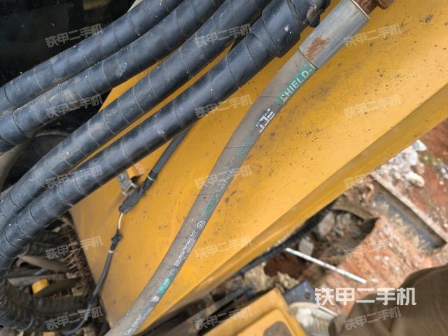 铲斗45度(工作和回转装置) 铲斗45度(工作和回转装置)