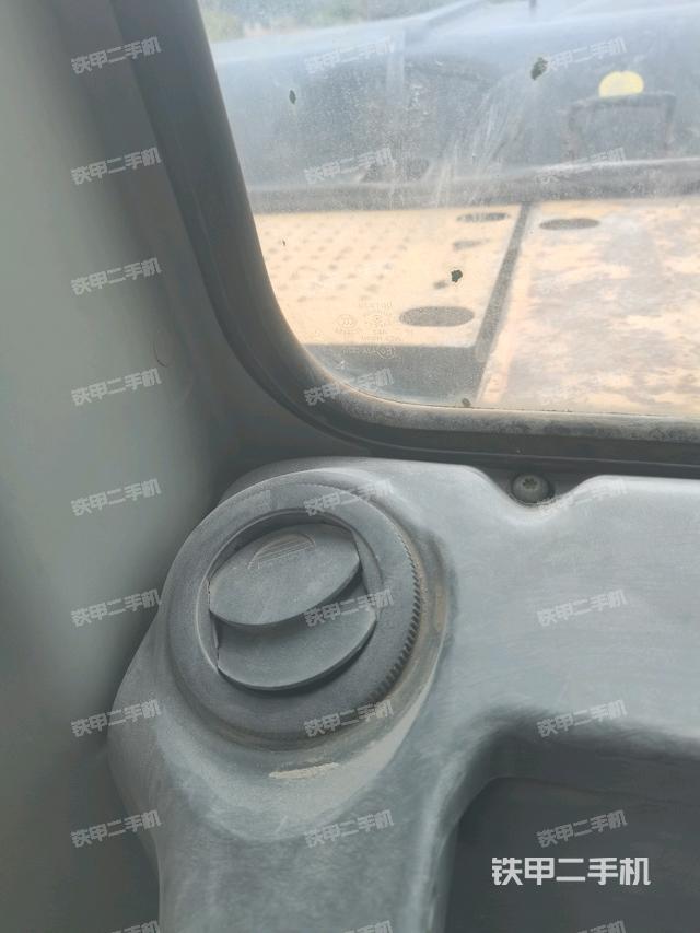 后窗玻璃角标(驾驶室部分) 后窗玻璃角标(驾驶室部分)