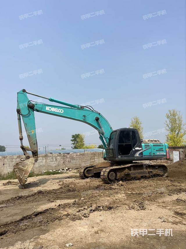 神鋼SK260挖掘機