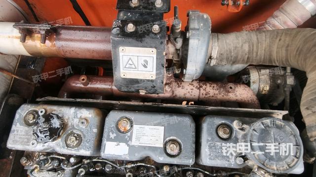 气门室盖螺丝特写(上车部件) 气门室盖螺丝特写(上车部件)