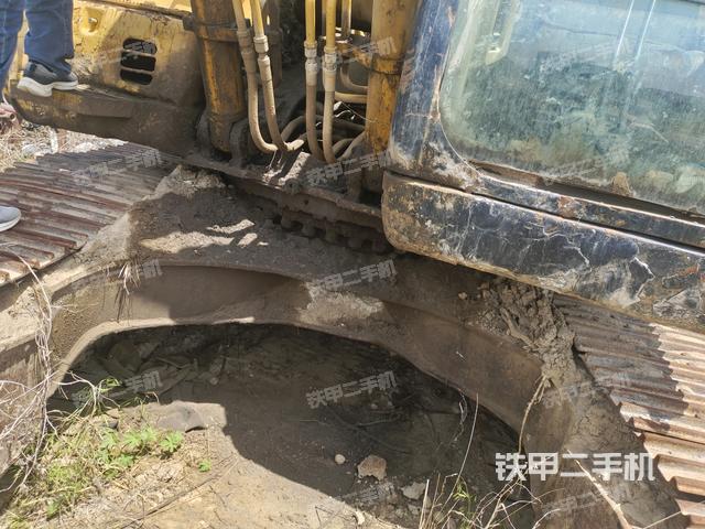 转盘和下车架正前（工作和回转装置）