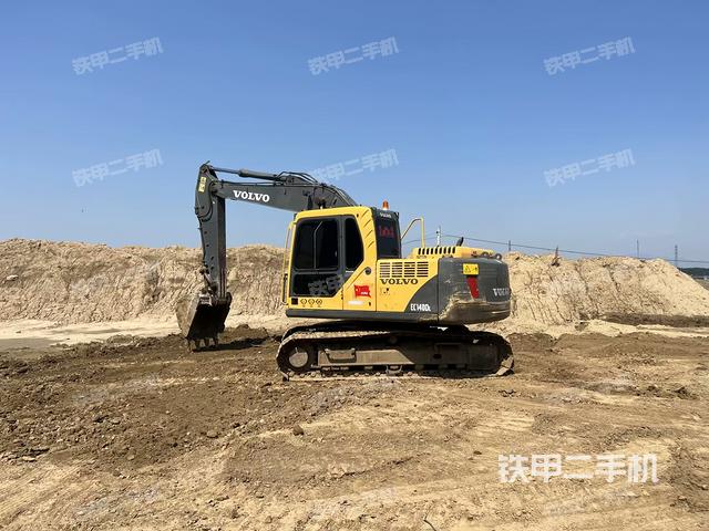 整機(jī)右后45°(整機(jī)外觀) 整機(jī)右后45°(整機(jī)外觀)