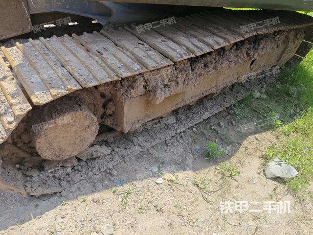 右側(cè)履帶整體(行走機(jī)構(gòu)) 右側(cè)履帶整體(行走機(jī)構(gòu))