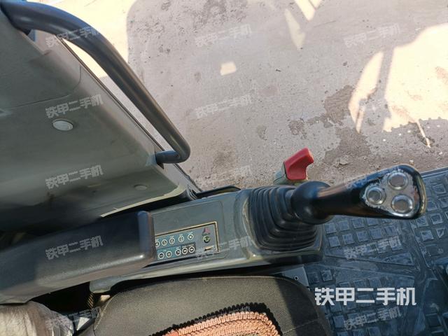 座椅左側(cè)控制臺(tái)/音響/含左手柄(駕駛室部分) 座椅左側(cè)控制臺(tái)/音響/含左手柄(駕駛室部分)
