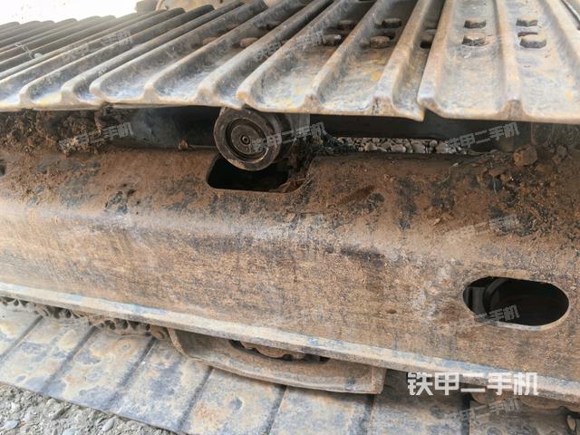右側(cè)履帶整體?(行走機(jī)構(gòu)) 右側(cè)履帶整體?(行走機(jī)構(gòu))