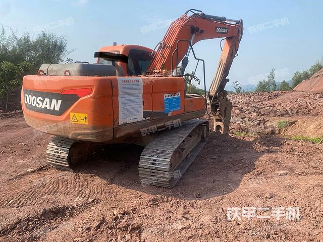 整機(jī)右后45°(整機(jī)外觀) 整機(jī)右后45°(整機(jī)外觀)