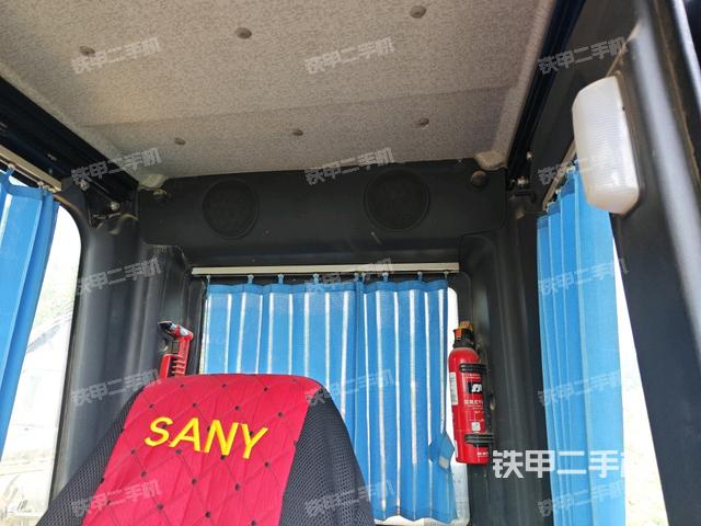 座椅后部(驾驶室部分) 座椅后部(驾驶室部分)