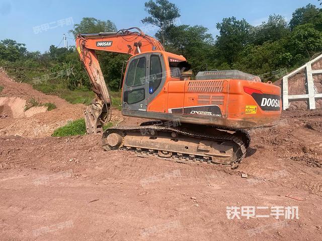 斗山DX215-9C挖掘機