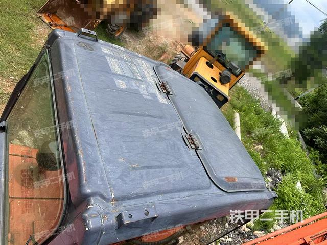 駕駛室頂部（整機(jī)外觀）