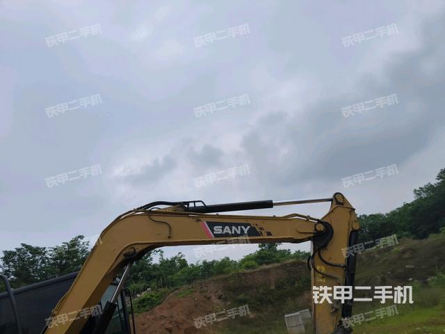 大臂整体 右侧(工作和回转装置) 大臂整体 右侧(工作和回转装置)