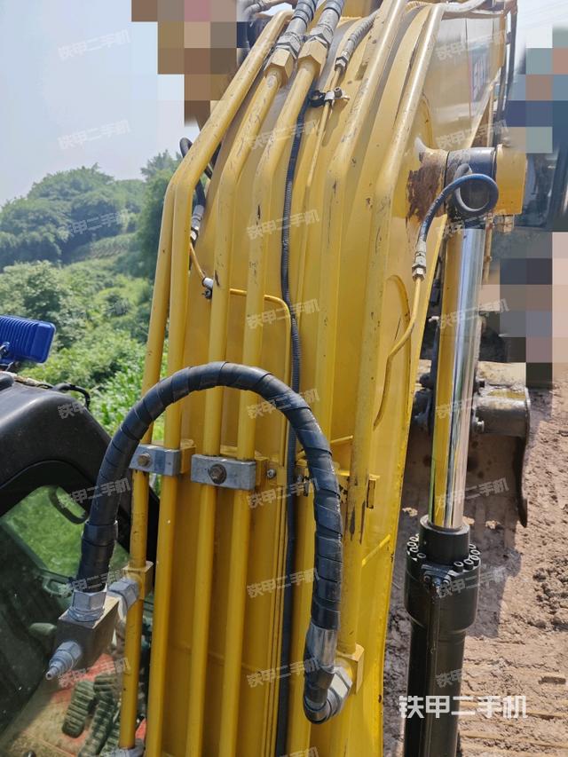 大臂背部俯视(工作和回转装置) 大臂背部俯视(工作和回转装置)