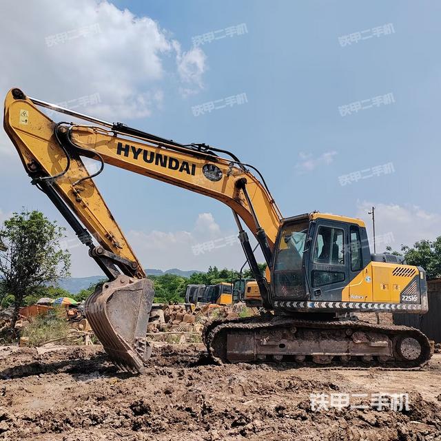 現(xiàn)代R215VS挖掘機(jī)