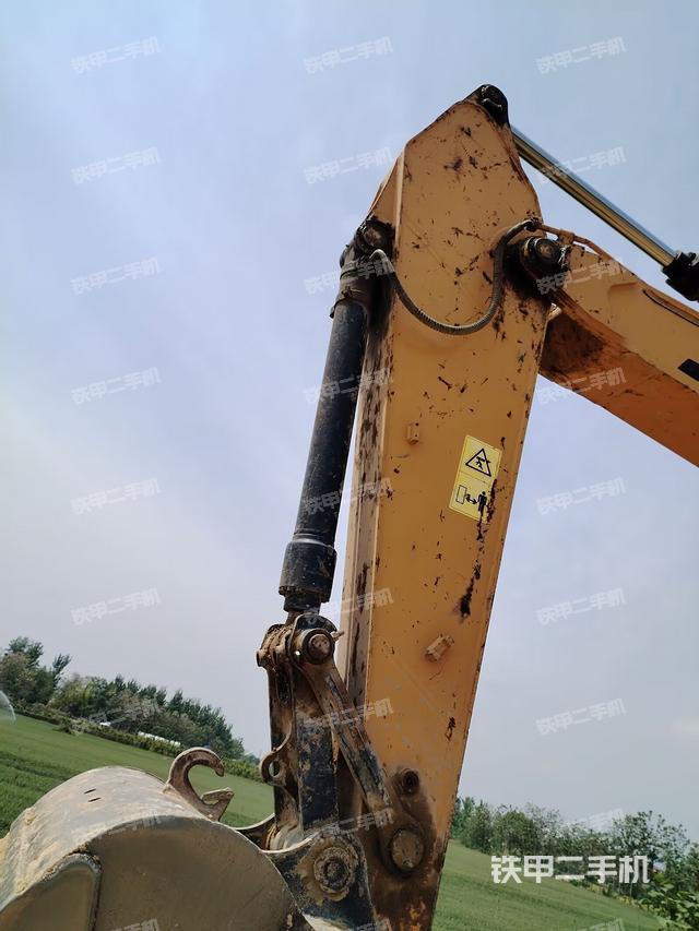 小臂整體左后(工作和回轉(zhuǎn)裝置) 小臂整體左后(工作和回轉(zhuǎn)裝置)