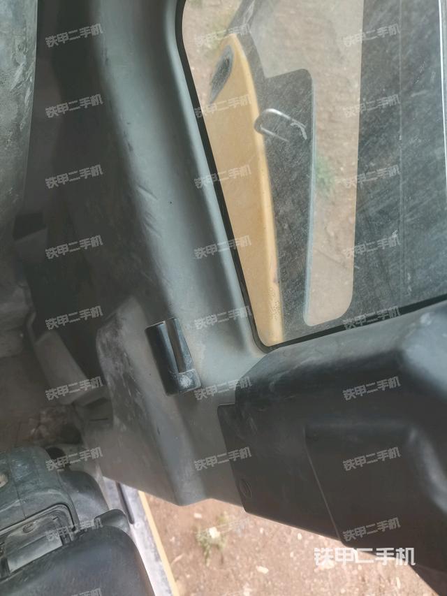 右侧玻璃角标(驾驶室部分) 右侧玻璃角标(驾驶室部分)