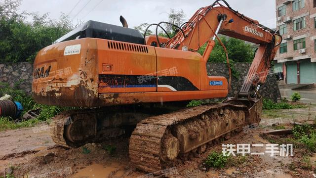 右后45(整机外观) 右后45(整机外观)