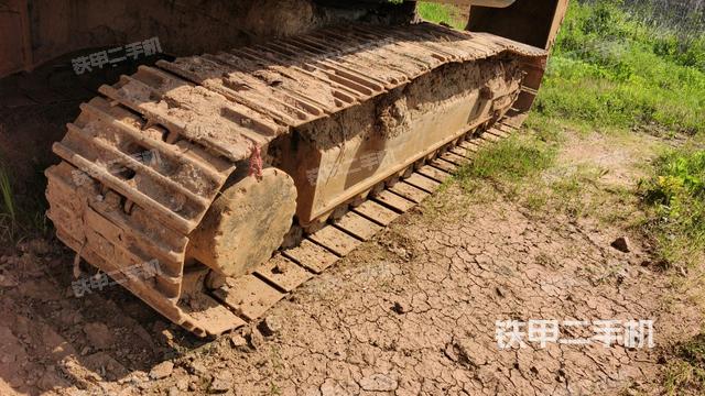右側(cè)履帶整體(行走機(jī)構(gòu)) 右側(cè)履帶整體(行走機(jī)構(gòu))
