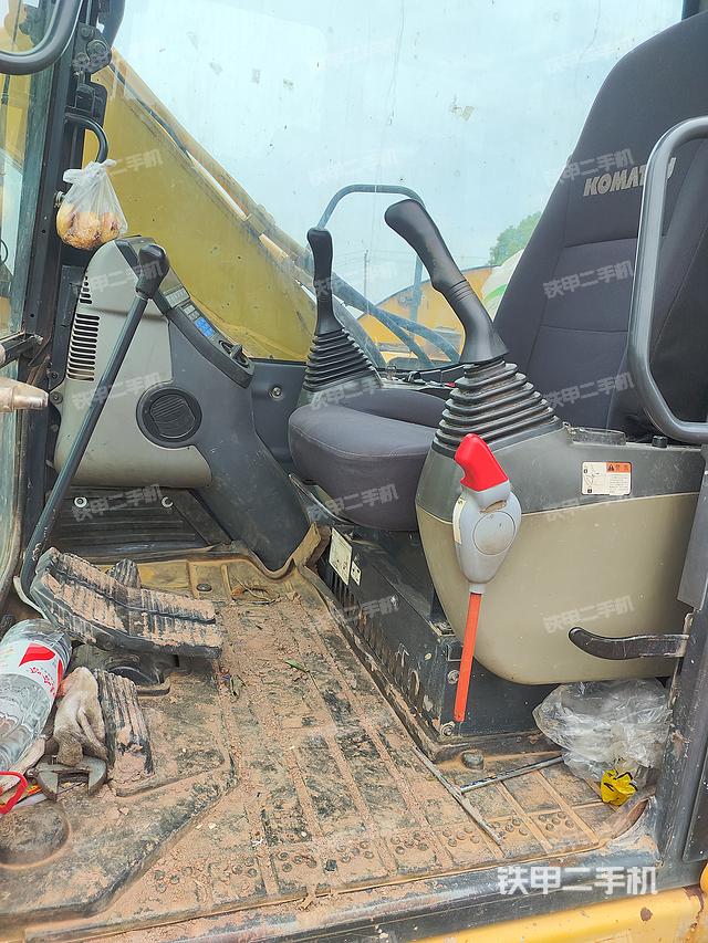 驾驶室整体（整机外观）