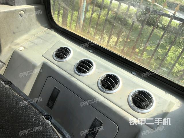 座椅后部(駕駛室部分) 座椅后部(駕駛室部分)