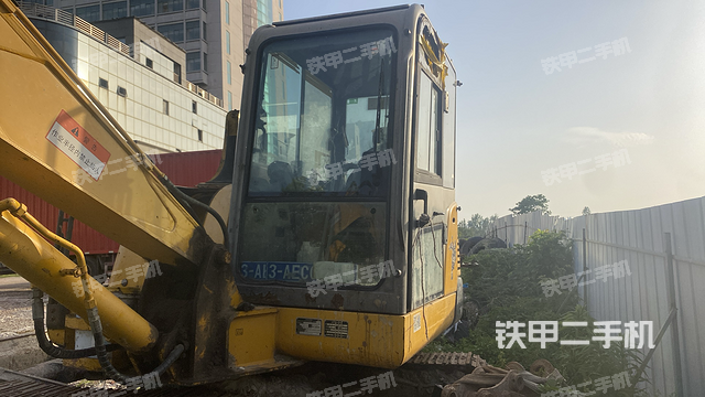 驾驶室整体（整机外观）