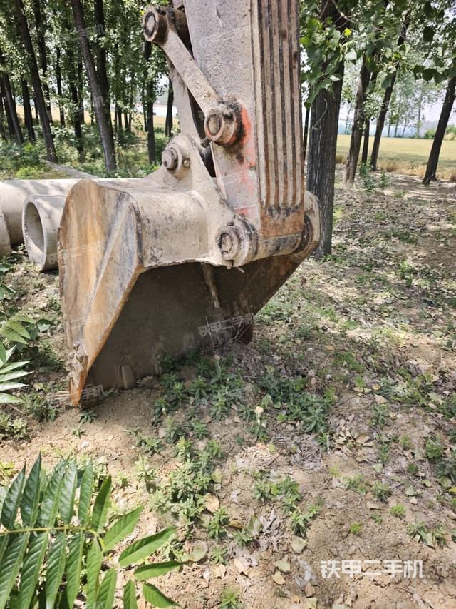 大臂油缸整體?豎拍（工作和回轉(zhuǎn)裝置）