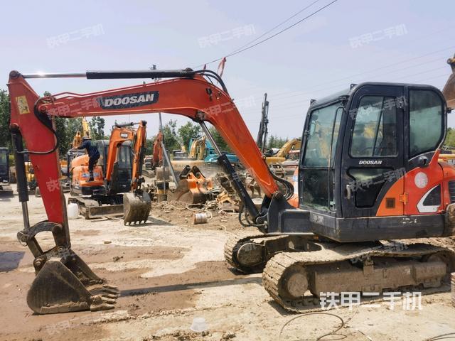 斗山DX55-9C挖掘機(jī)