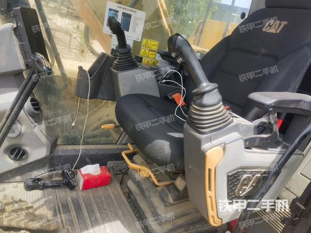 駕駛室整體(整機外觀) 駕駛室整體(整機外觀)