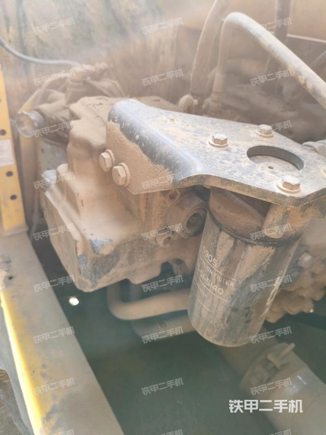 液壓泵艙室正面整體（整機(jī)外觀）