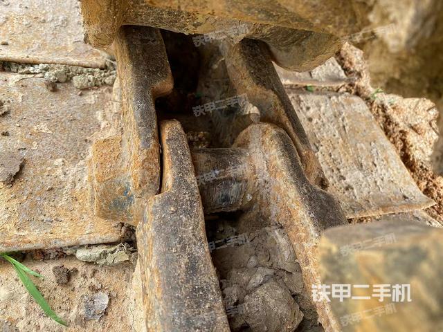 右导向轮(行走机构) 右导向轮(行走机构)